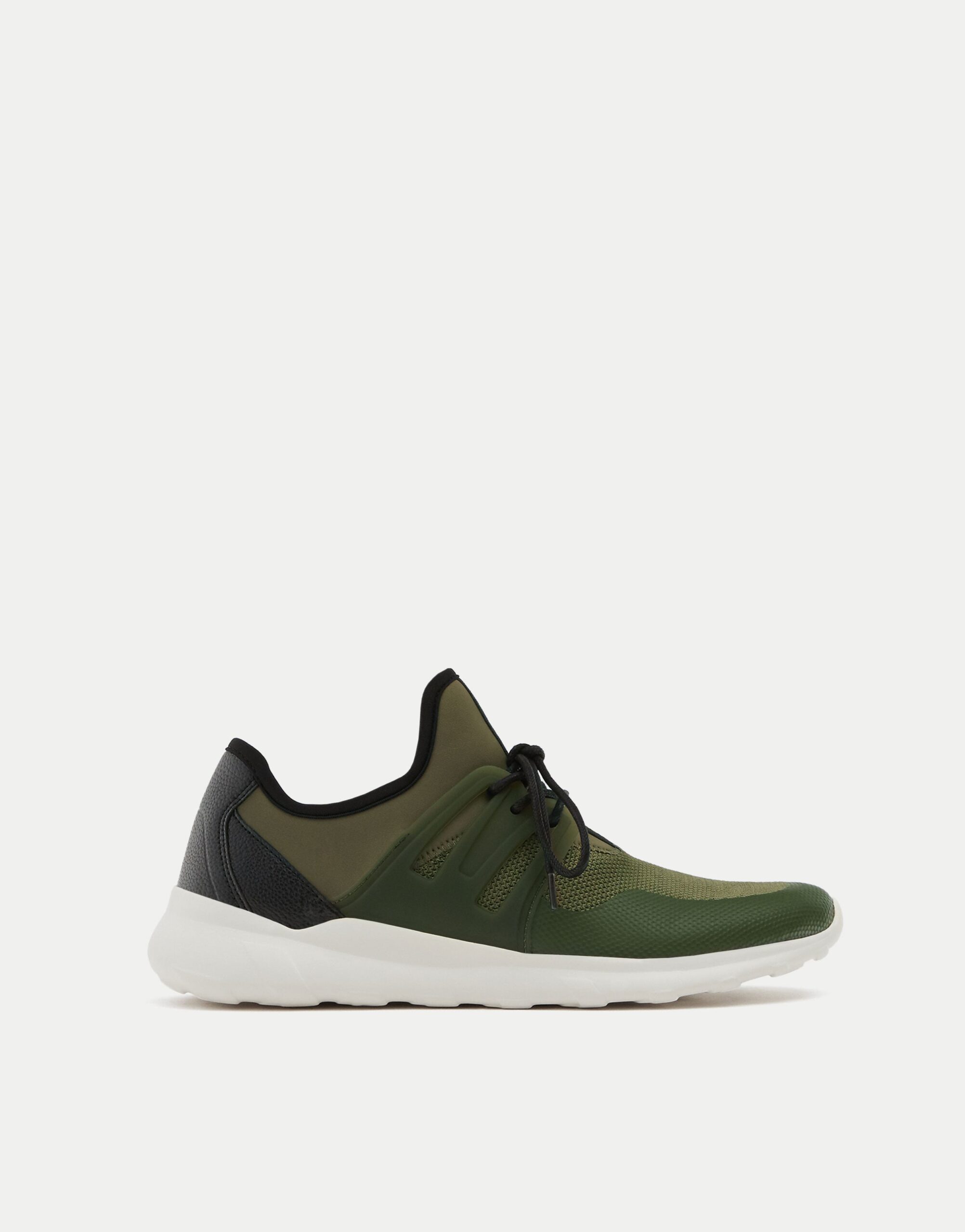 Sock sneakers with side pieces